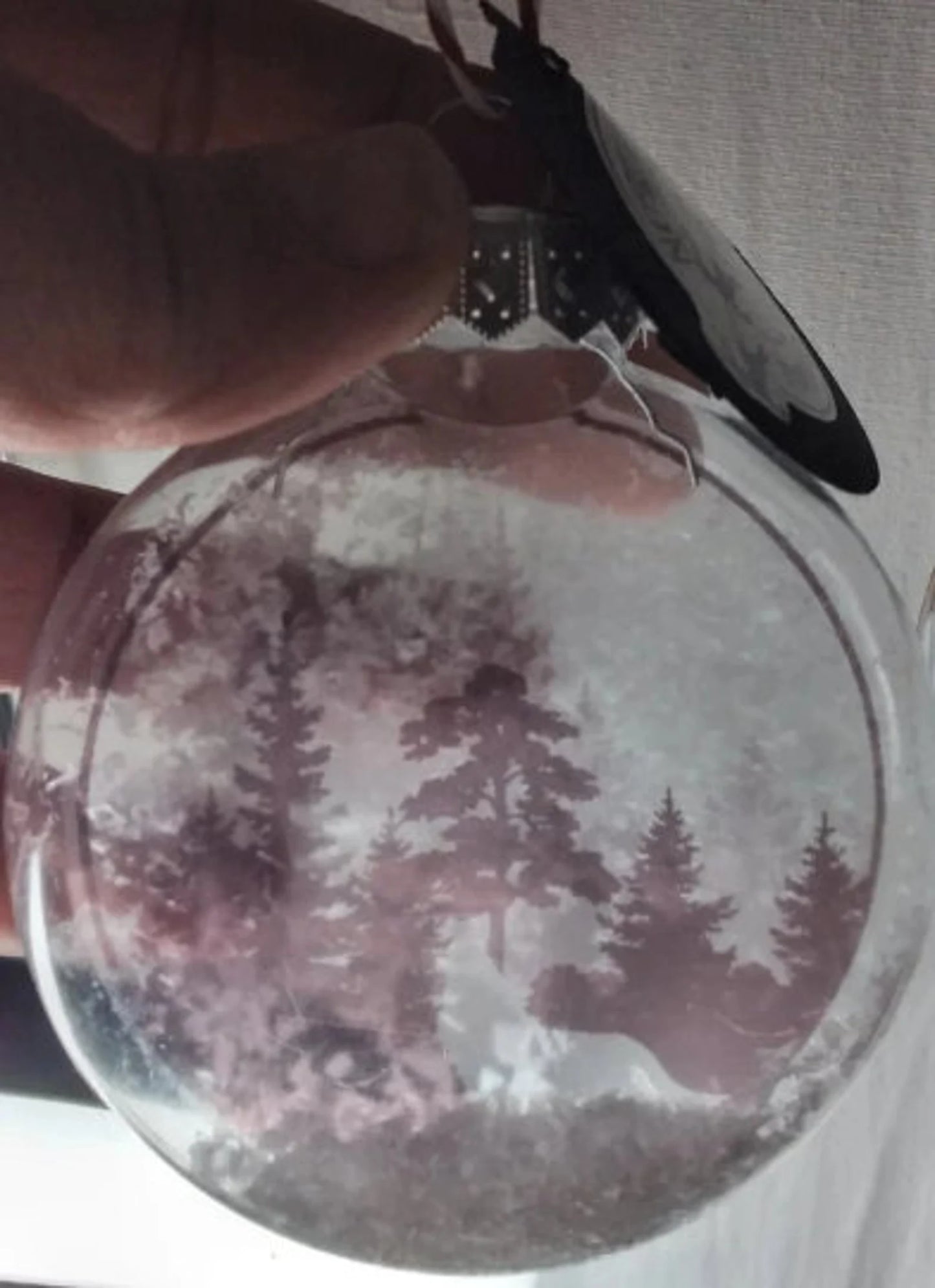Weihnachtskugel Medaillon Schnee Wolf Landschaft