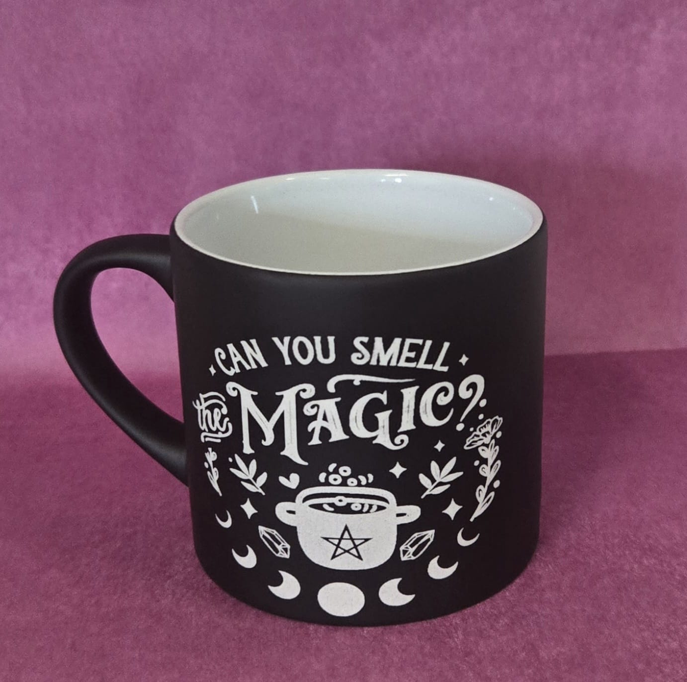 Hexen Tasse 180 ml – Keramiktasse mit Hexenkessel – Witchy Kaffeetasse – Magisches Geschenk für Hexenfans