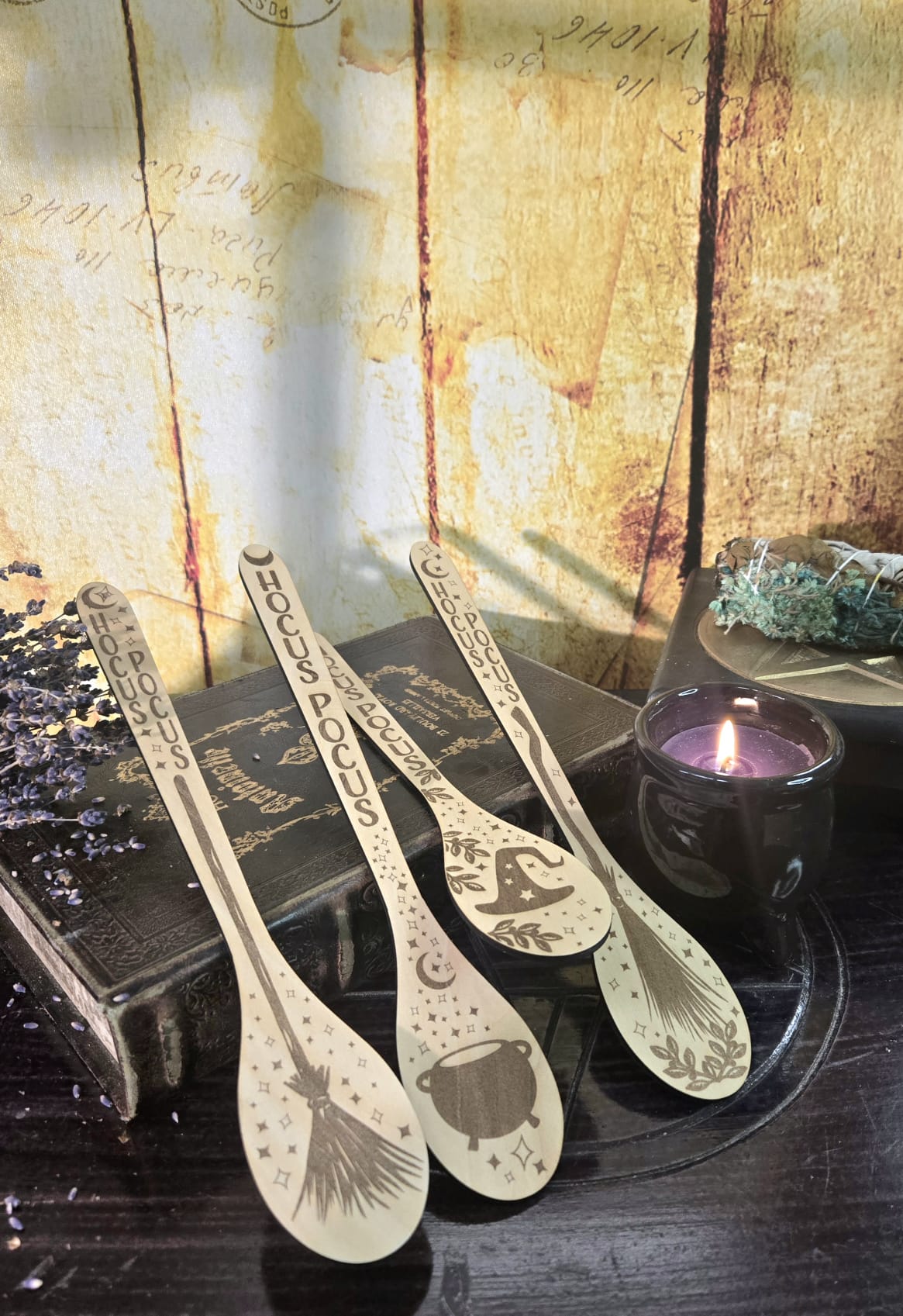 Hexen Holzlöffel mit Gravur – Witchy Küchenlöffel mit 4 Motiven