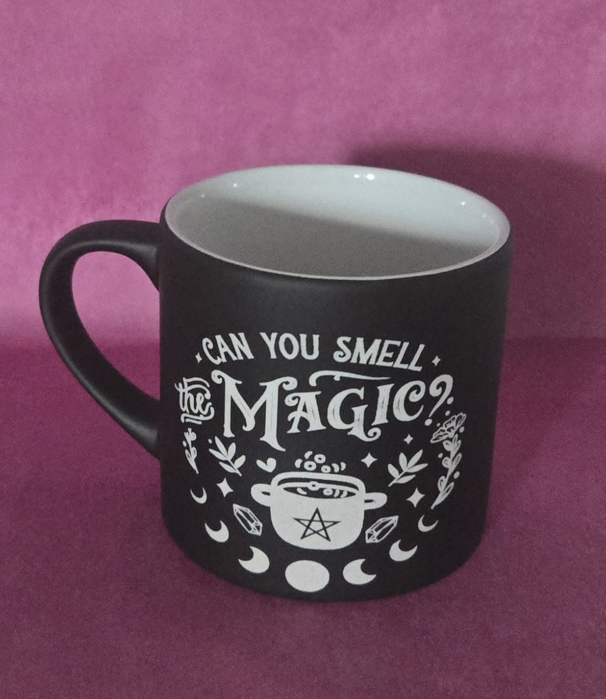 Hexen Tasse 180 ml – Keramiktasse mit Hexenkessel – Witchy Kaffeetasse – Magisches Geschenk für Hexenfans