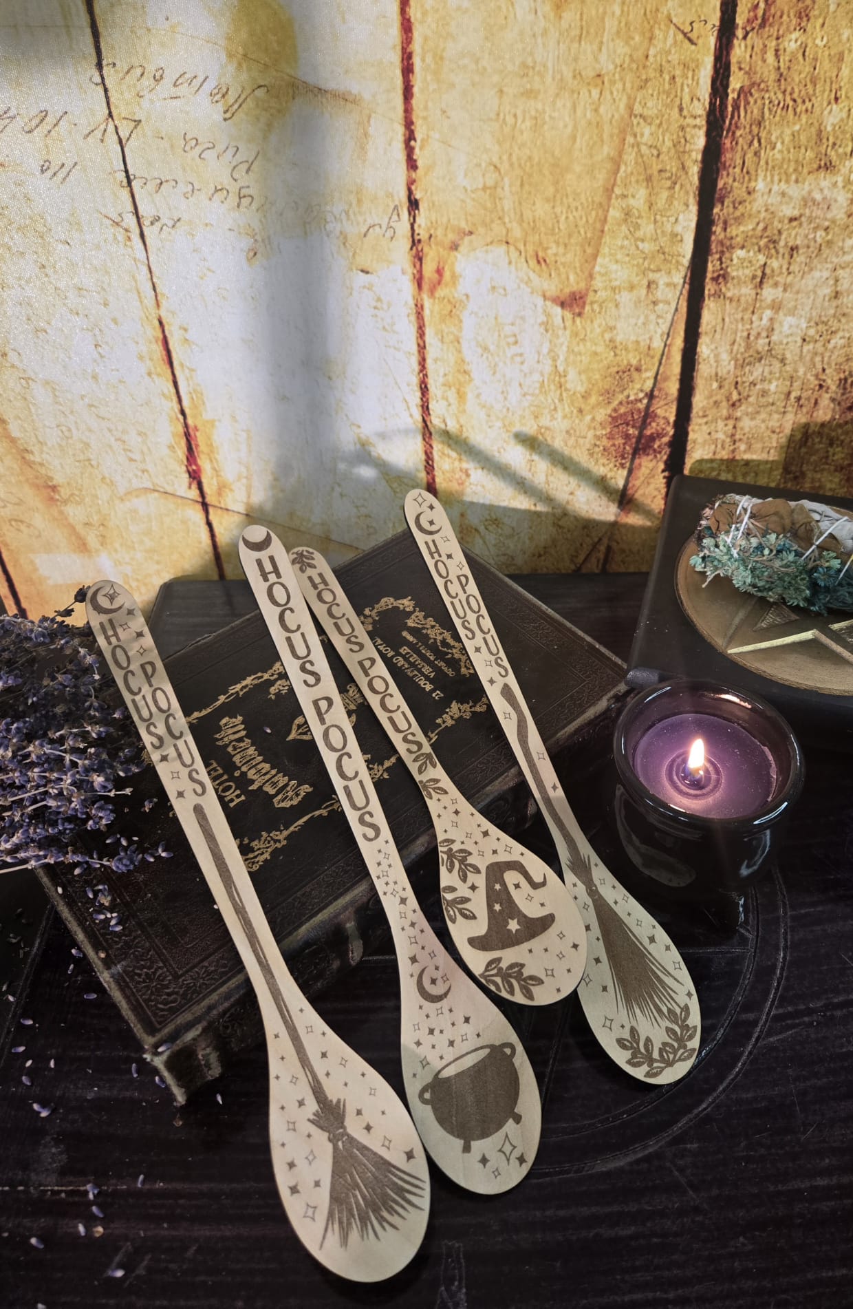 Hexen Holzlöffel mit Gravur – Witchy Küchenlöffel mit 4 Motiven
