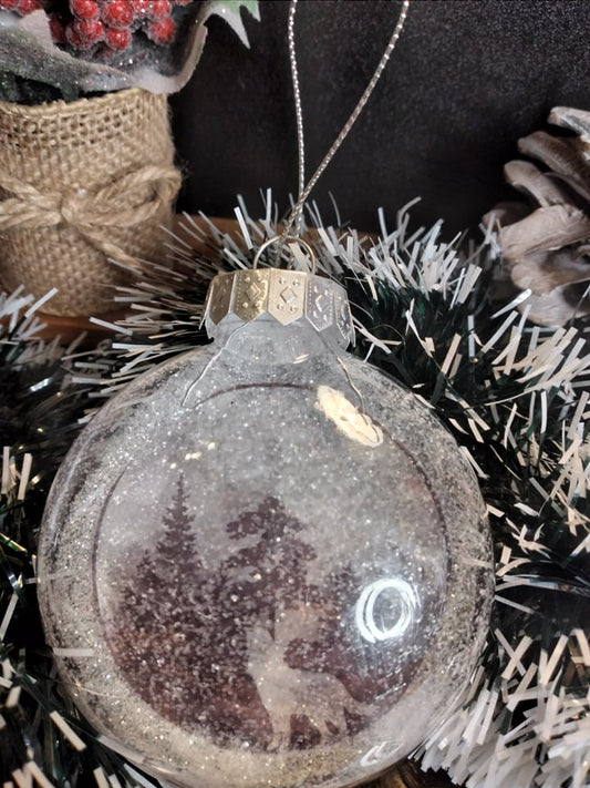 Weihnachtskugel Medaillon Schnee Wolf Landschaft